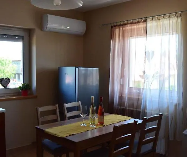 In - Balaton 18809 Gyenesdiás